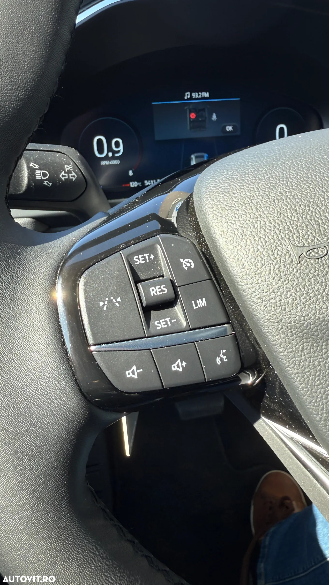 Ford Kuga 1.5 EcoBoost A8 FWD Titanium - 15