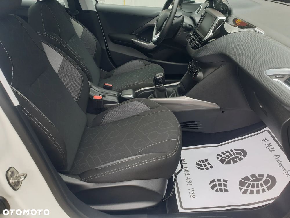 Peugeot 2008 - 13