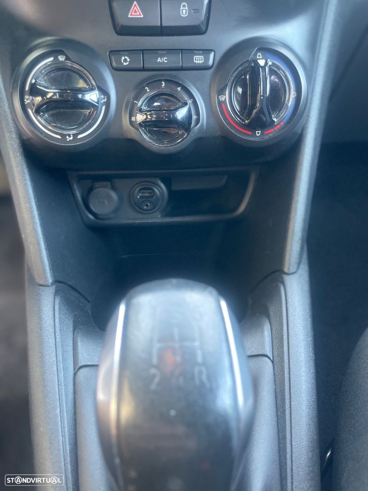 Peugeot 208 ver-1-2-puretech-style - 31