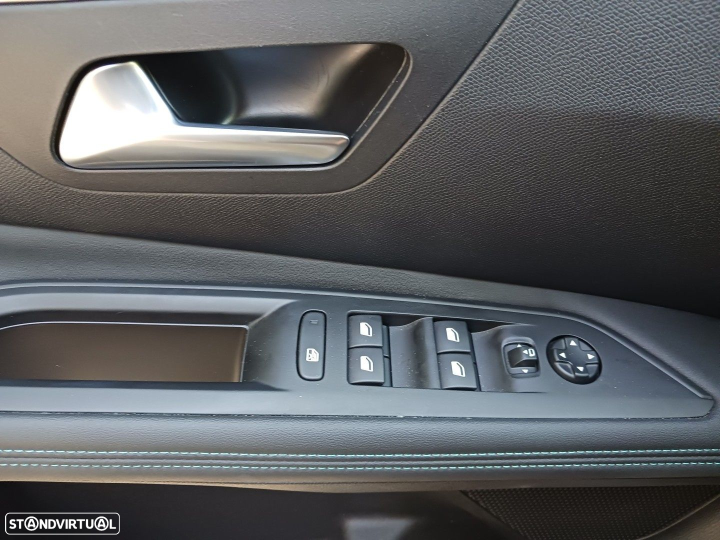 Peugeot 3008 1.5 BlueHDi Allure Pack EAT8 - 23