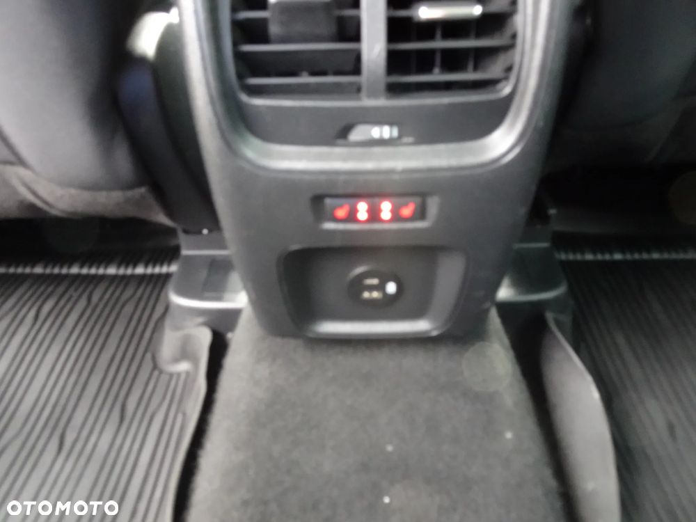 Ford Kuga 1.5 EcoBoost FWD Titanium - 39
