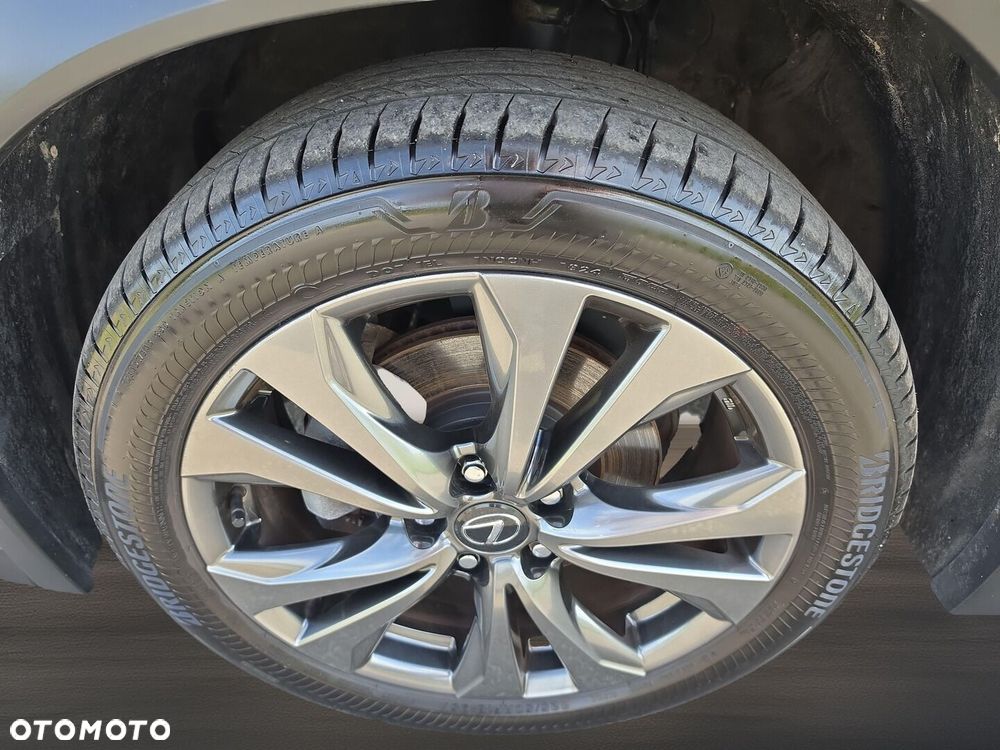 Lexus UX - 29
