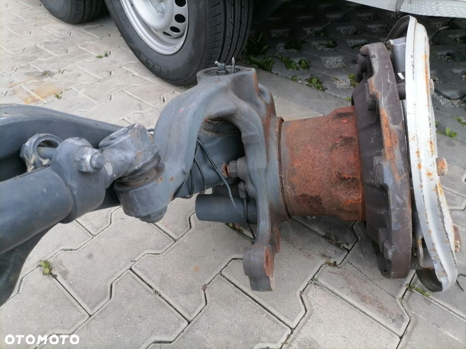 Zwrotnica lewa piasta Actros MP4 9603320202 - 2