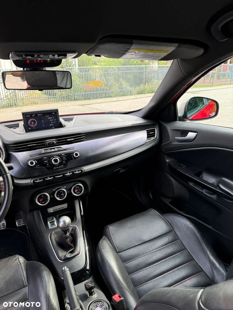 Alfa Romeo Giulietta 1750 TBi Quadrifoglio Verde - 32