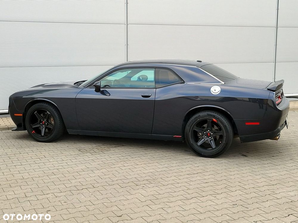 Dodge Challenger - 11