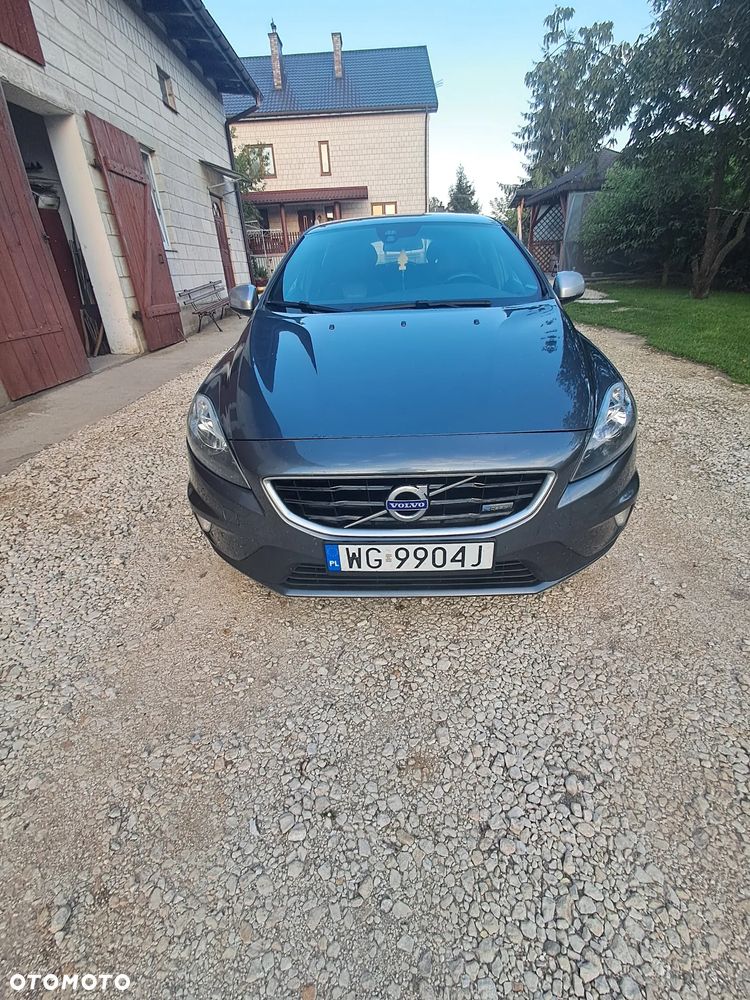 Volvo V40 D2 R-Design - 1