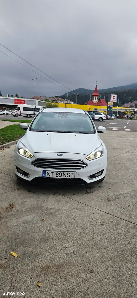 Ford Focus - 25
