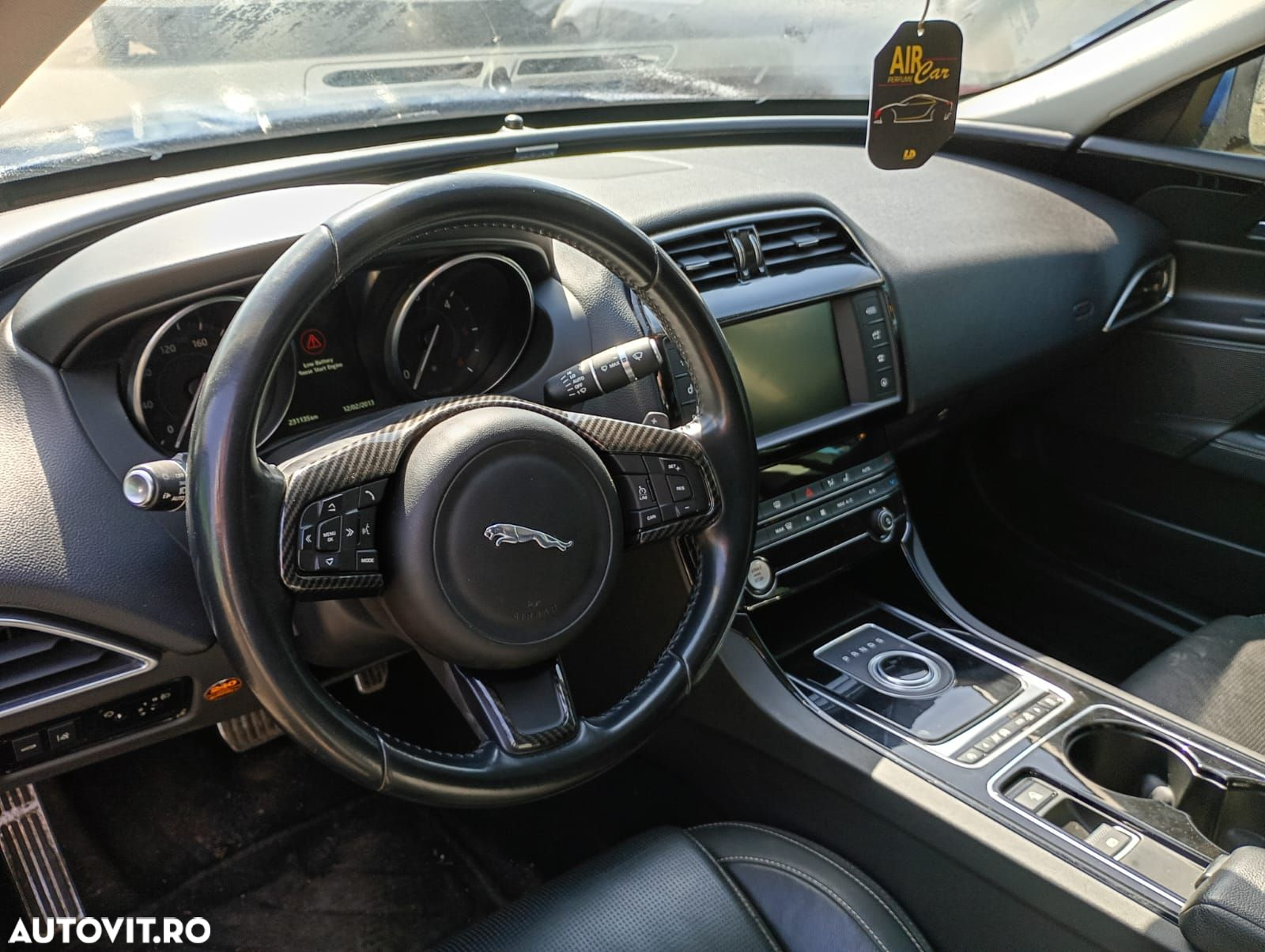 Ornament consola centrala gx73-044e04-a Jaguar XE X760 [2014 - 2020] - 10