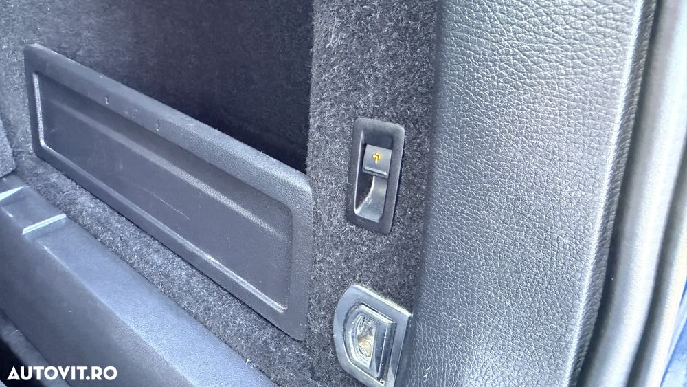 Volkswagen Passat Variant 2.0 TDI BlueMotion Technology DPF Comfortline - 19