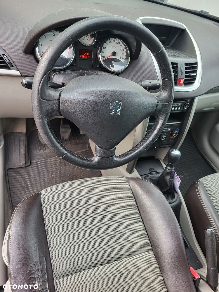 Peugeot 207 2009 photo 3