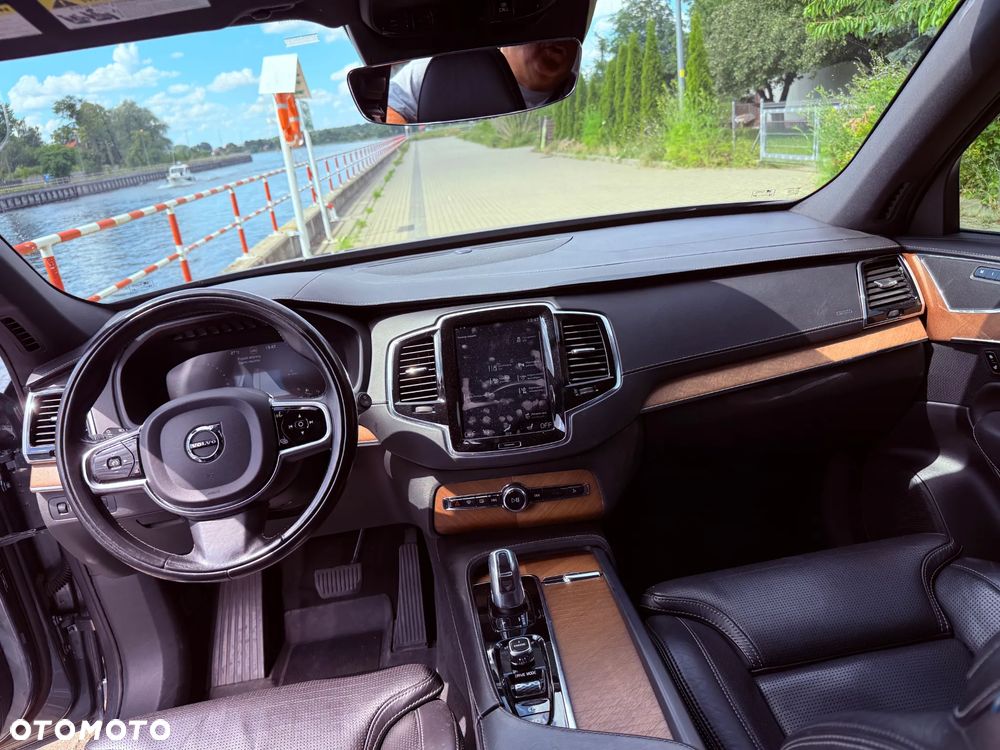 Volvo XC 90 - 22