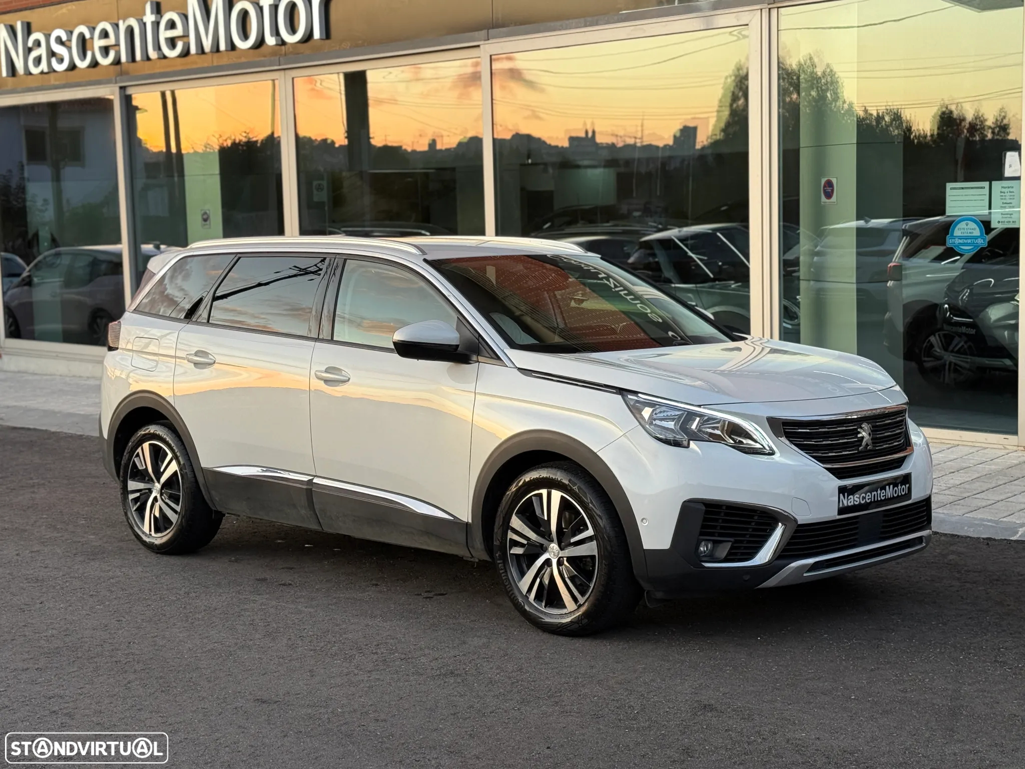 Peugeot 5008 1.2 PureTech Allure Pack - 3