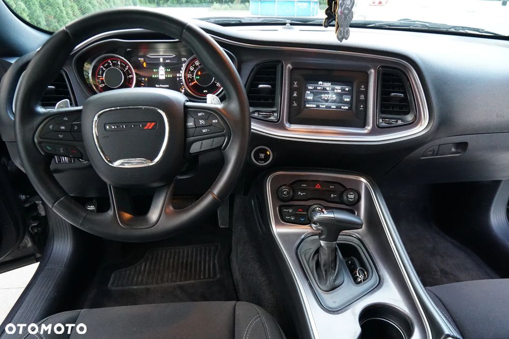 Dodge Challenger - 13