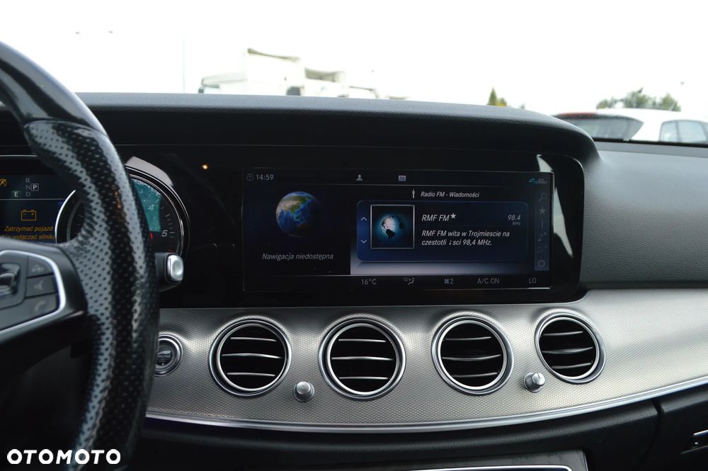 Mercedes-Benz Klasa E 220 d 9G-TRONIC - 27