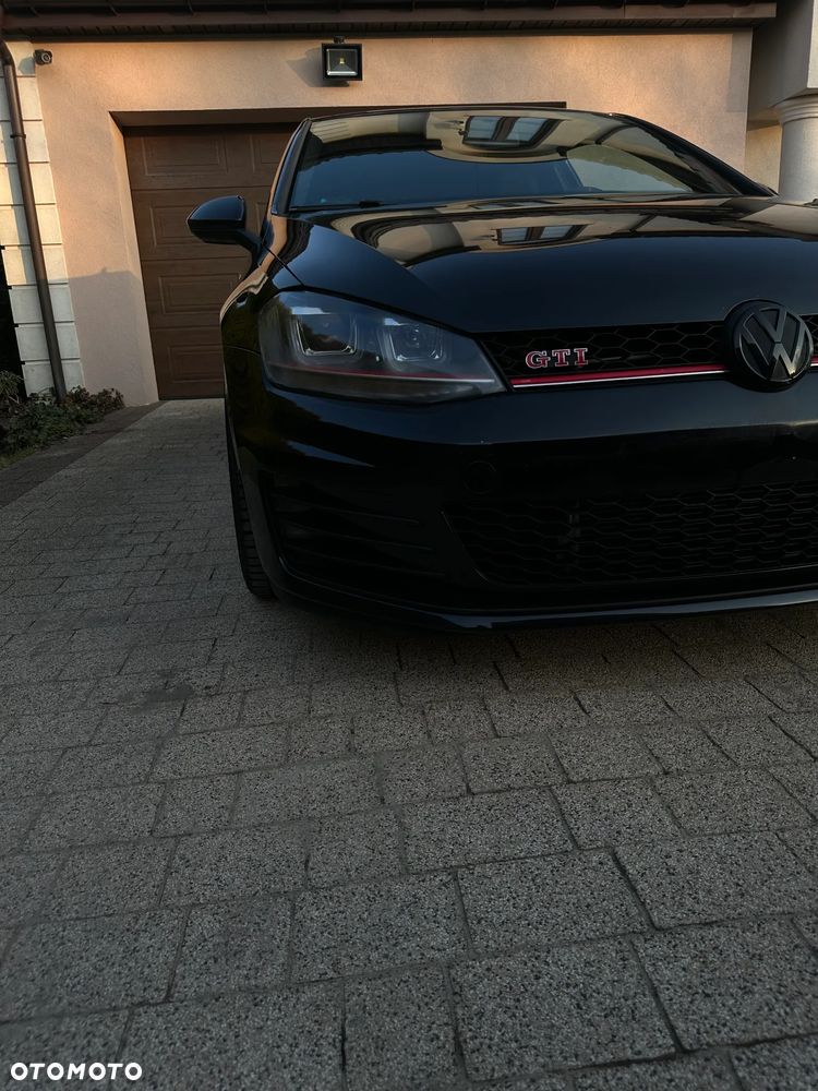 Volkswagen Golf 2.0 GTI - 11