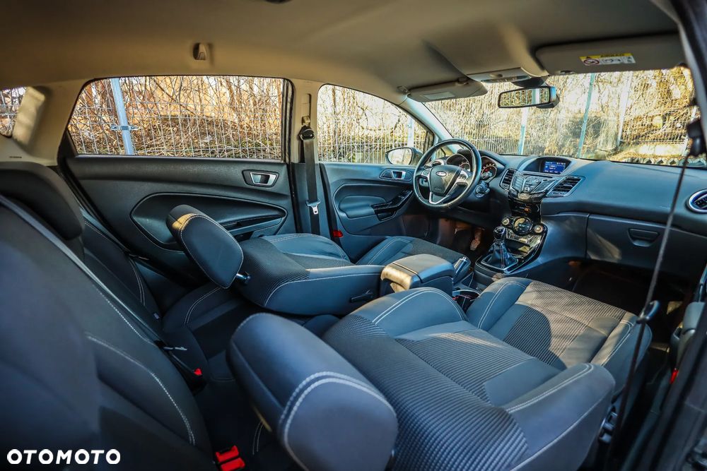 Ford Fiesta 1.0 EcoBoost STart-Stop Titanium - 23