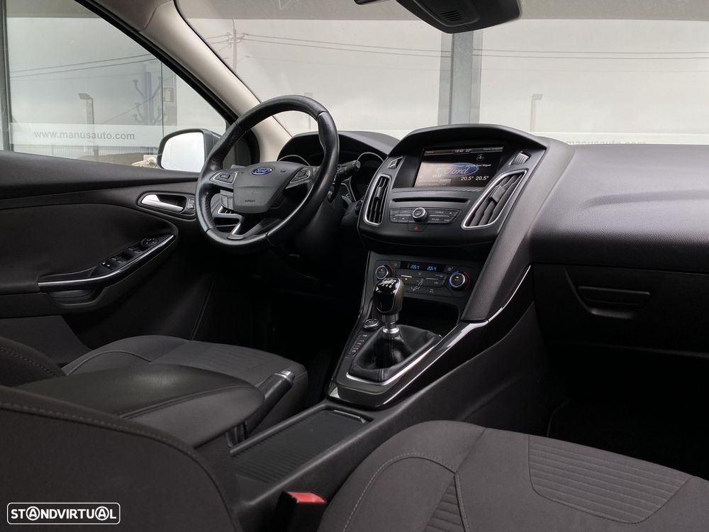 Ford Focus SW 1.0 SCTi Titanium - 17