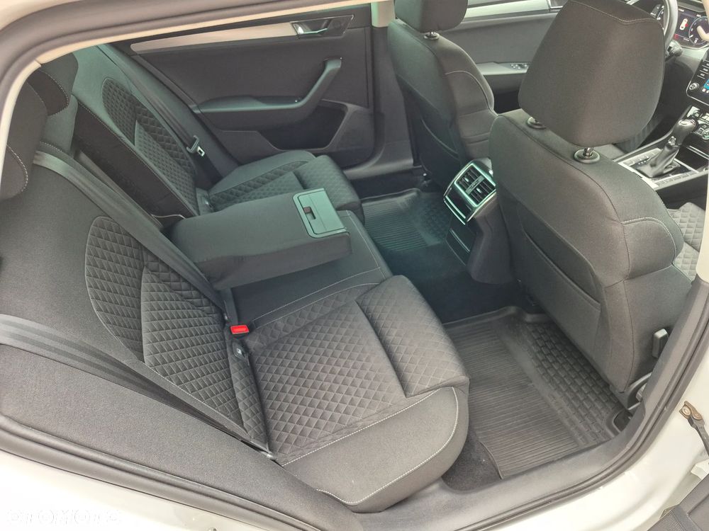 Skoda Superb 2.0 TDI SCR Ambition DSG - 11