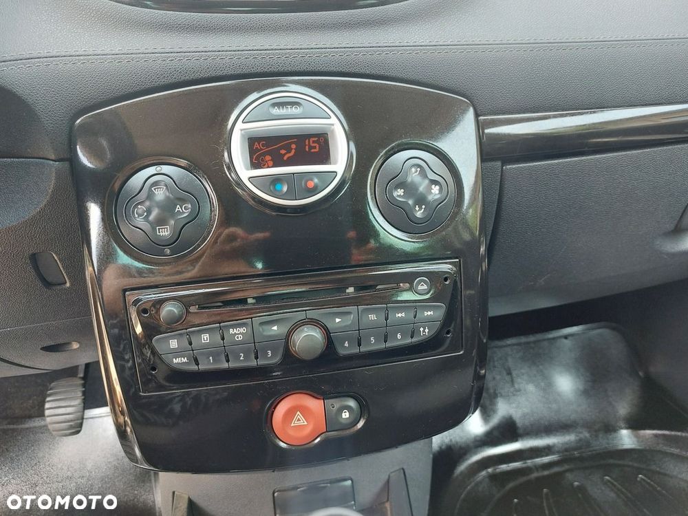Renault Clio - 24