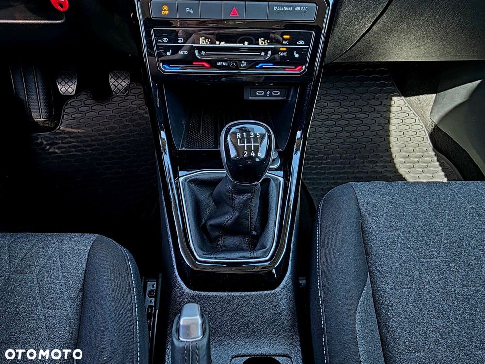 Volkswagen T-Cross - 21