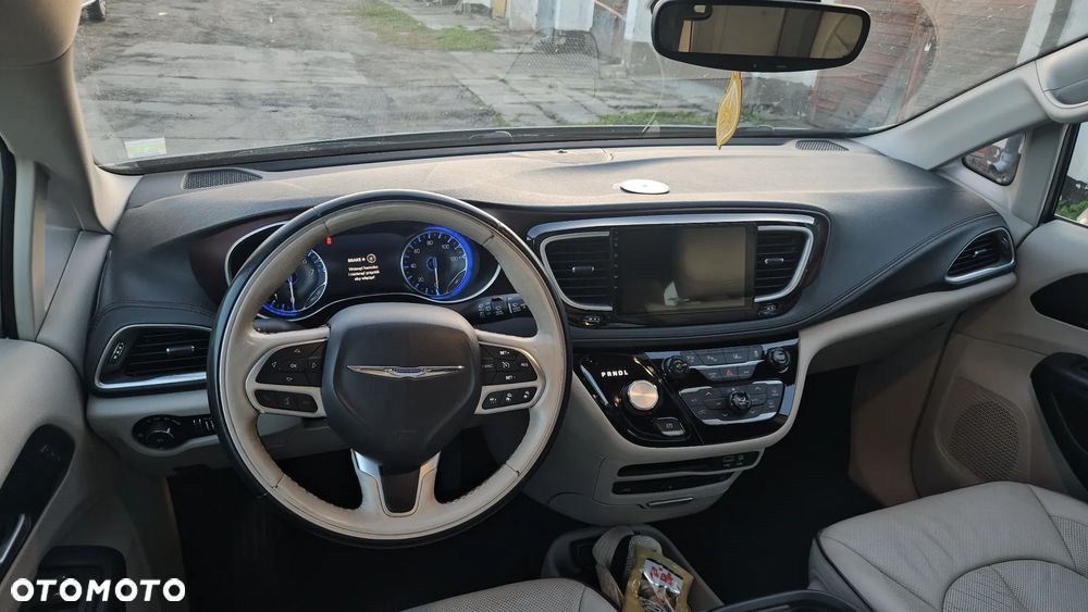 Chrysler Pacifica - 6