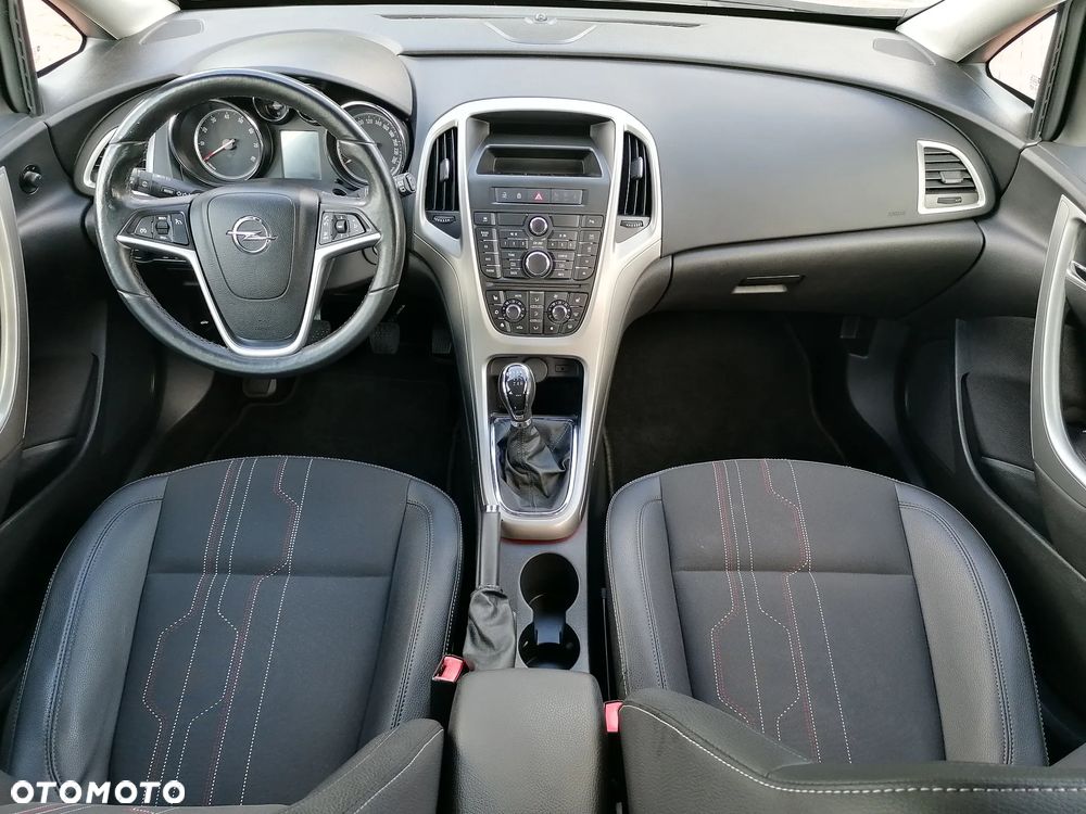 Opel Astra 1.4 Turbo 150 Jahre - 19