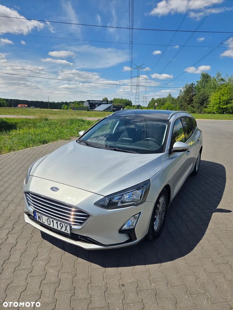 Ford Focus 1.0 EcoBoost Hybrid TITANIUM X - 2
