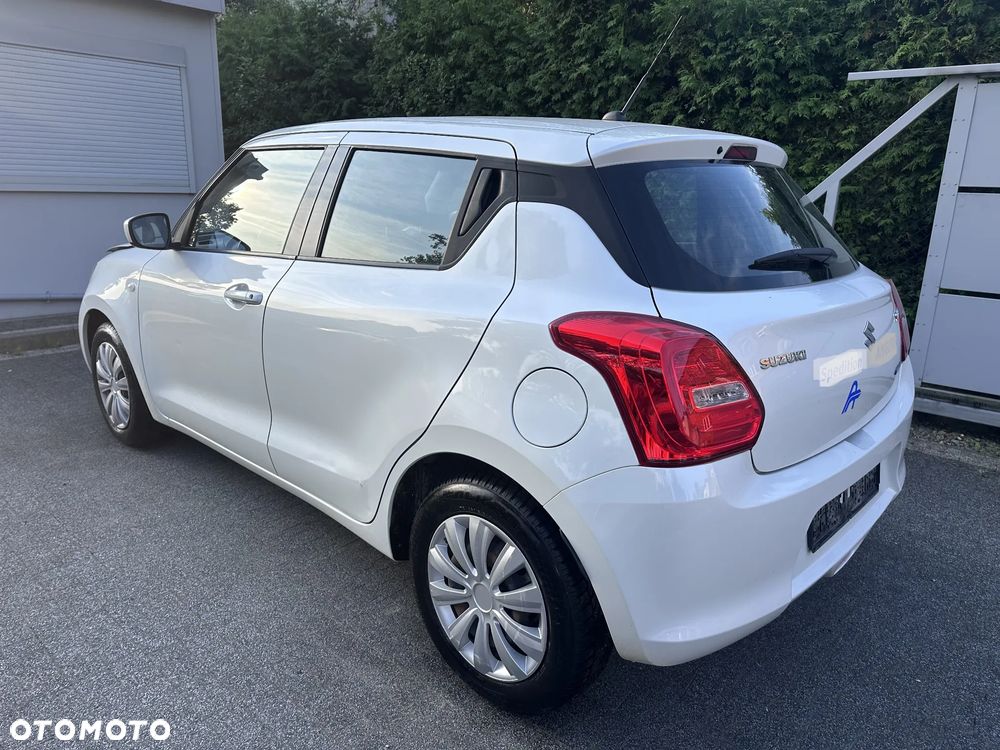 Suzuki Swift - 4