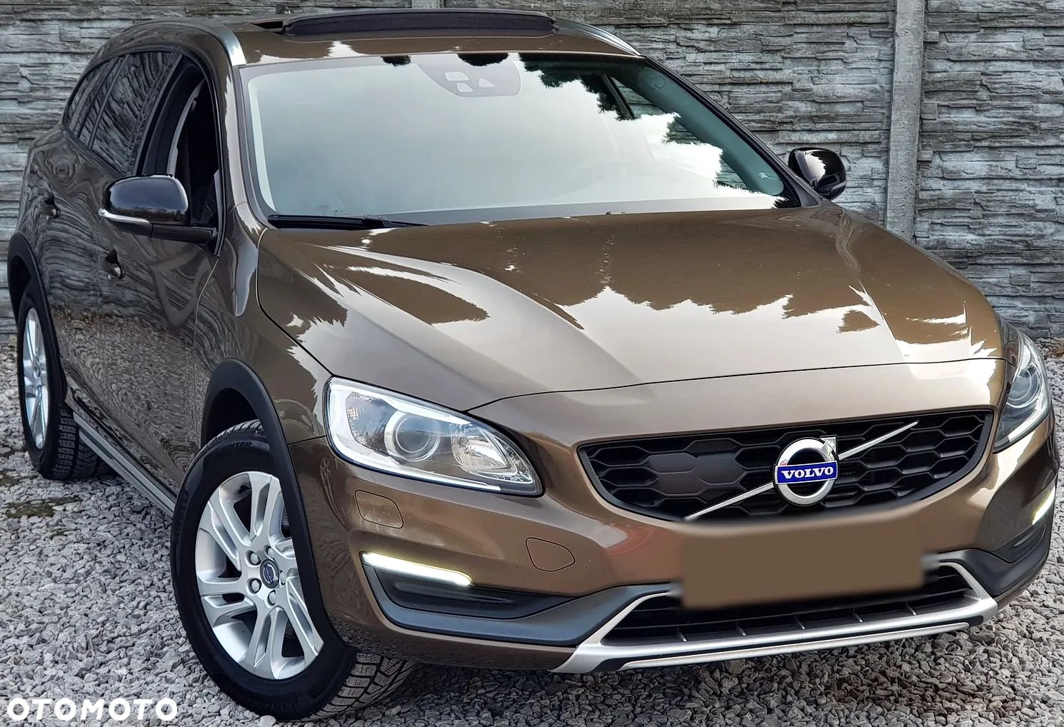 Volvo V60 Cross Country - 1