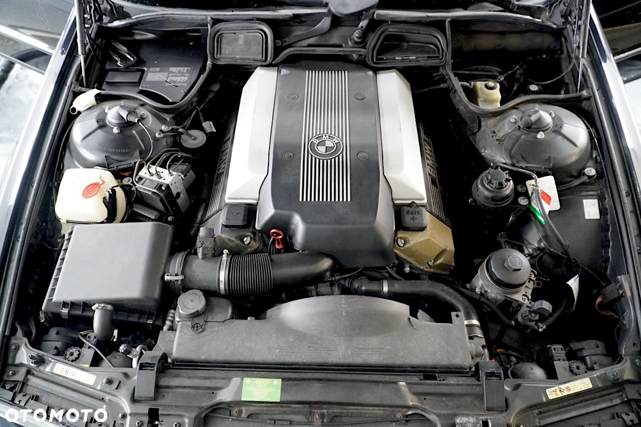 BMW Seria 7 740i - 22