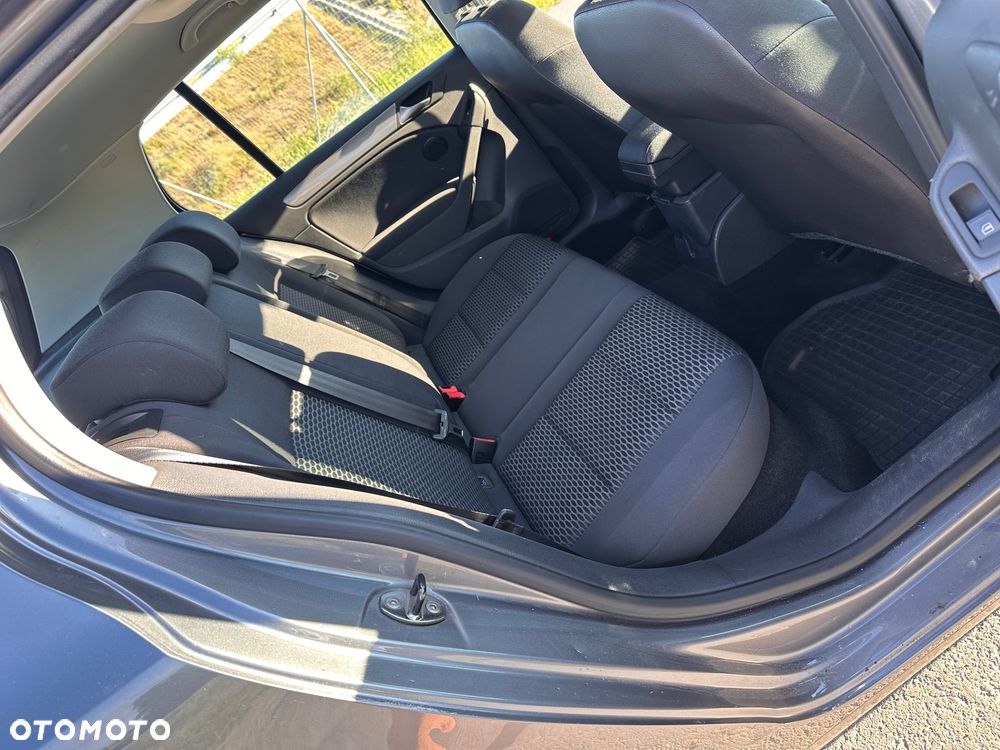 Volkswagen Golf - 19