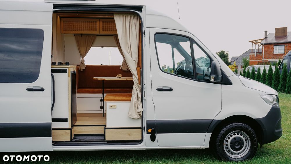 Mercedes-Benz Sprinter 907.235 - 2