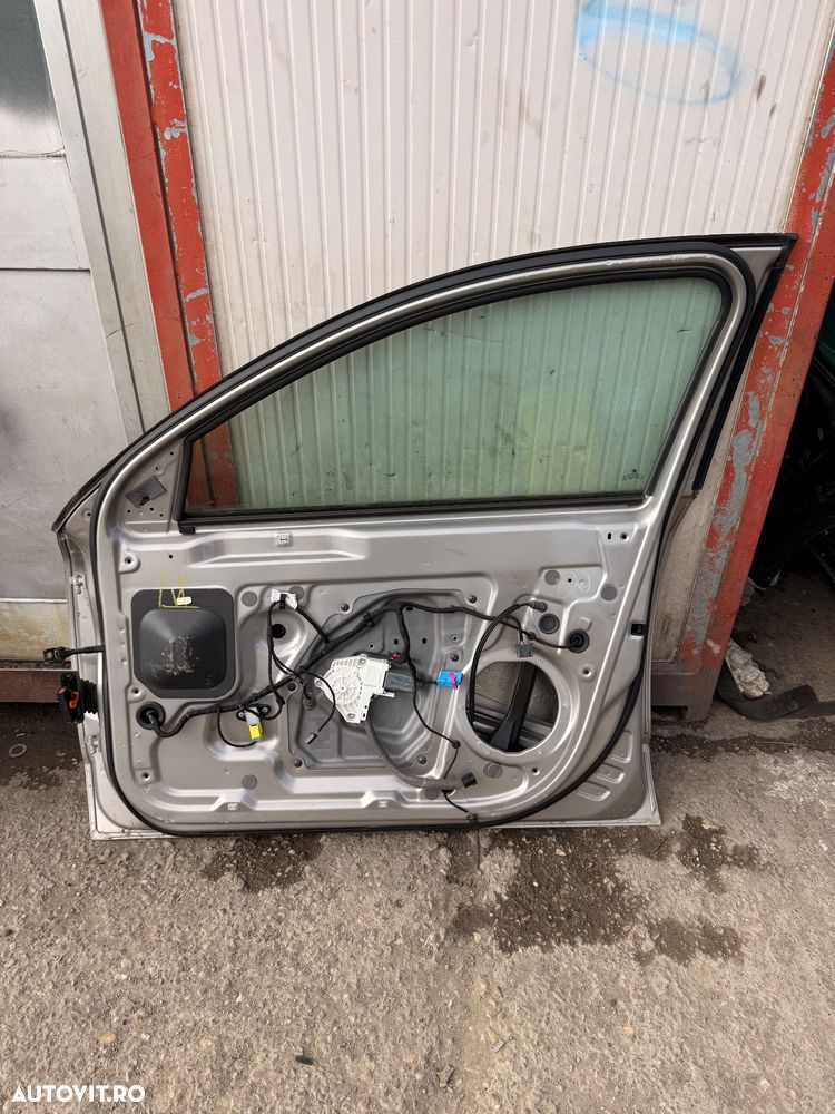 Usa dreapta fata completa SKODA SUPERB 2 an 2008-2013 cod culoare LF8H-4K4K - 4