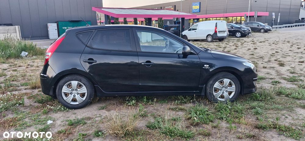 Hyundai i30 1.4 Base + - 10