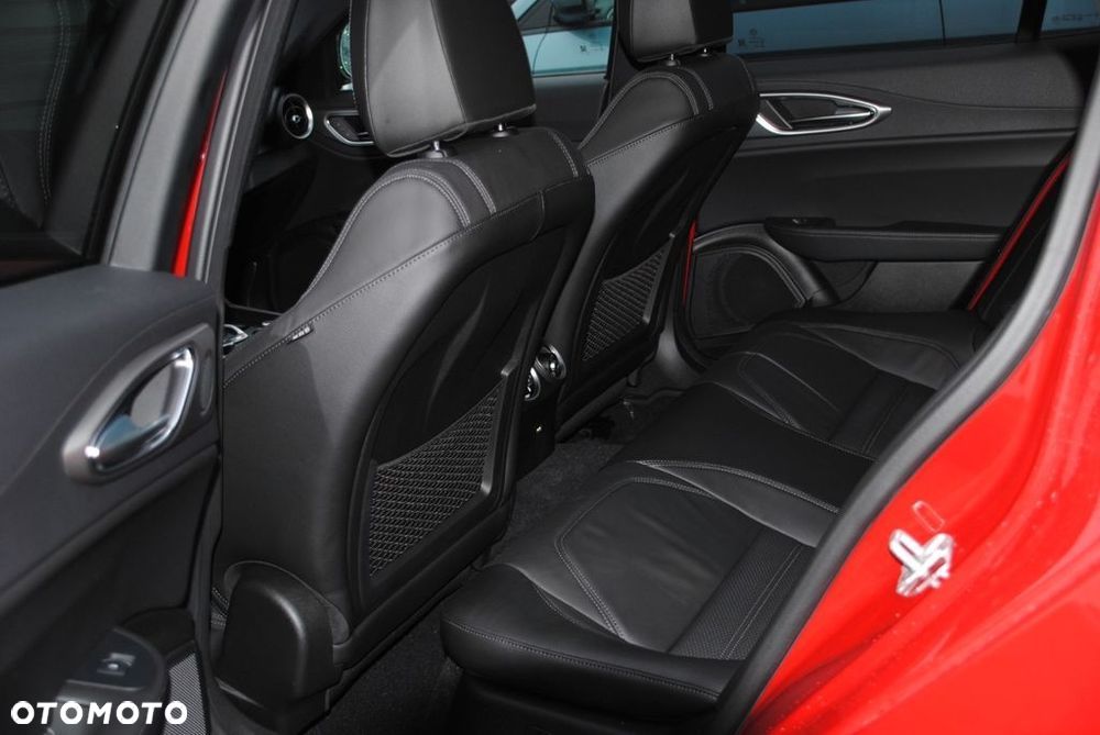 Alfa Romeo Giulia 2.0 Turbo Veloce Q4 - 7