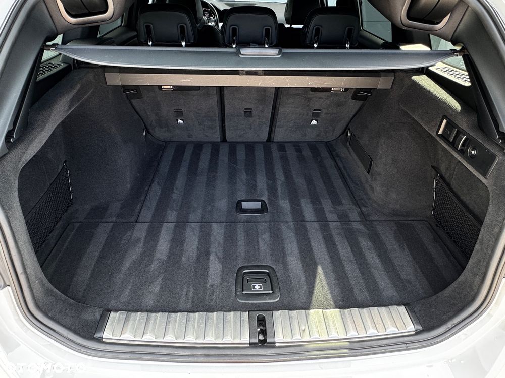 BMW Seria 3 330d MHEV Sport Line sport - 39