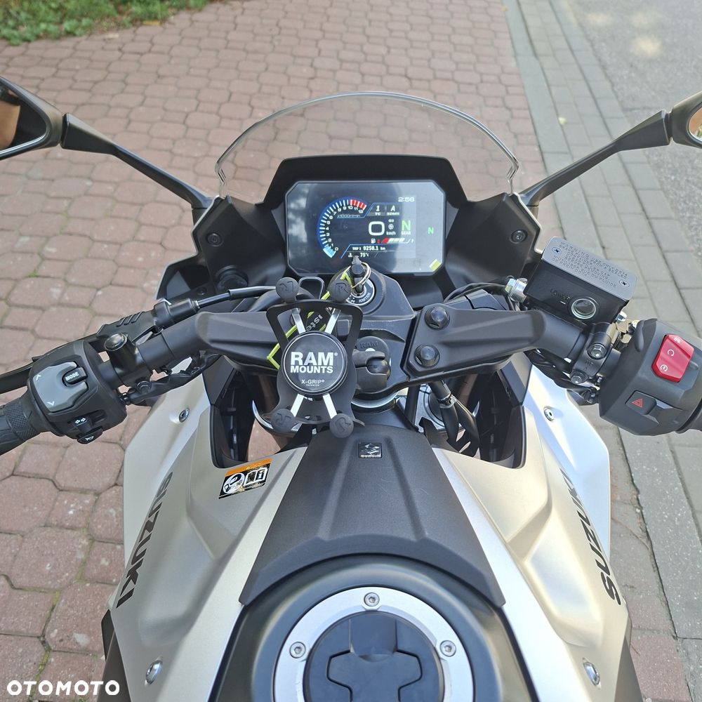 Suzuki GSX-R - 10