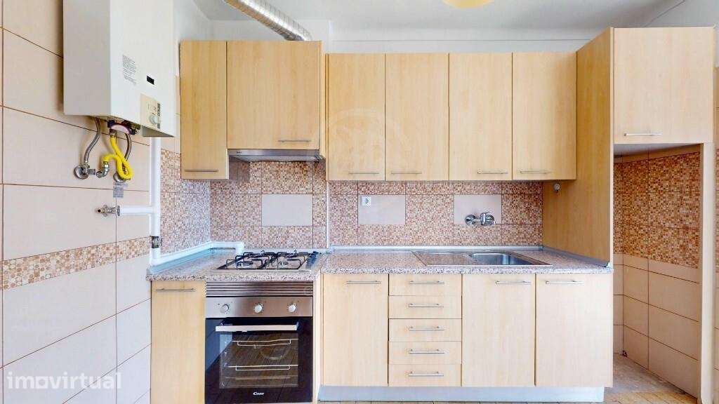 Apartamento T2 transformado em T3 | Excelente Estado | Arrecadação | V - Grande imagem: 4/44