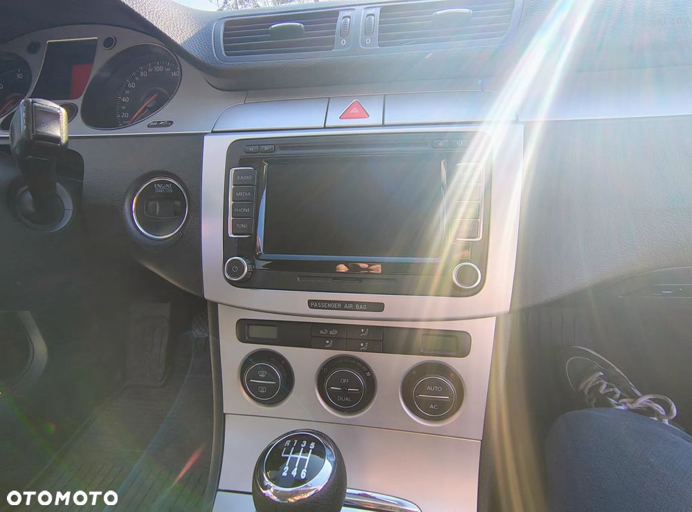 Volkswagen Passat 2.0 TDI DPF Comfortline - 8
