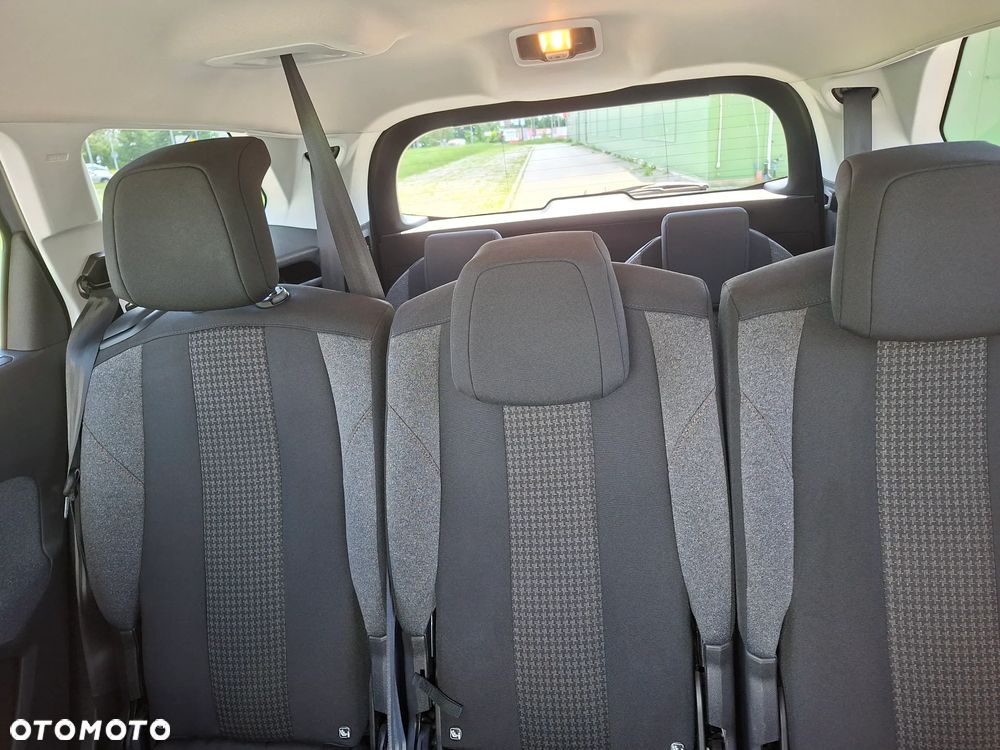 Peugeot 5008 - 26