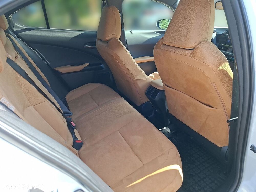 Lexus UX 250h GPF Business 2WD - 21