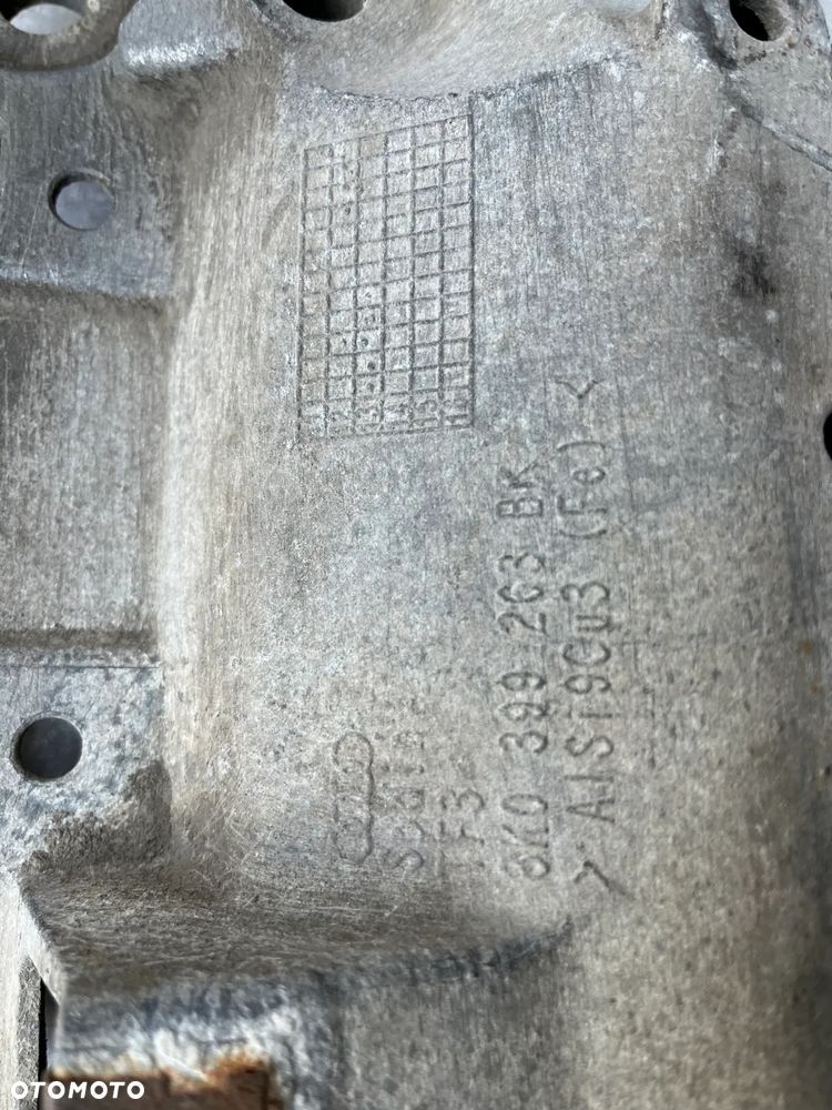 ŁAPA PODUSZKA skrzyni AUDI 8K0399263 BK ** - 2