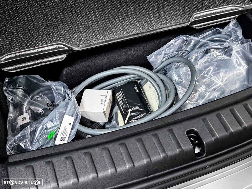 BMW X1 xDrive25e Pack Desportivo M - 31