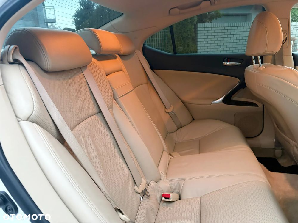 Lexus IS 250 Luxury Line - 20