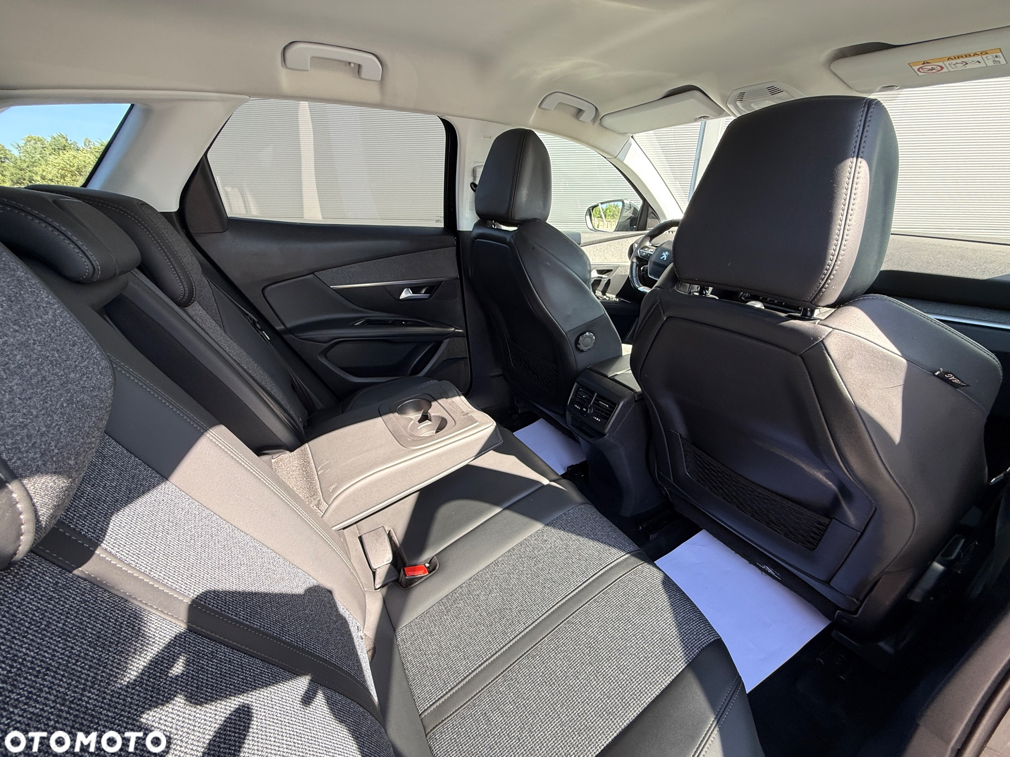 Peugeot 3008 PureTech 130 Stop & Start GPF Allure - 11