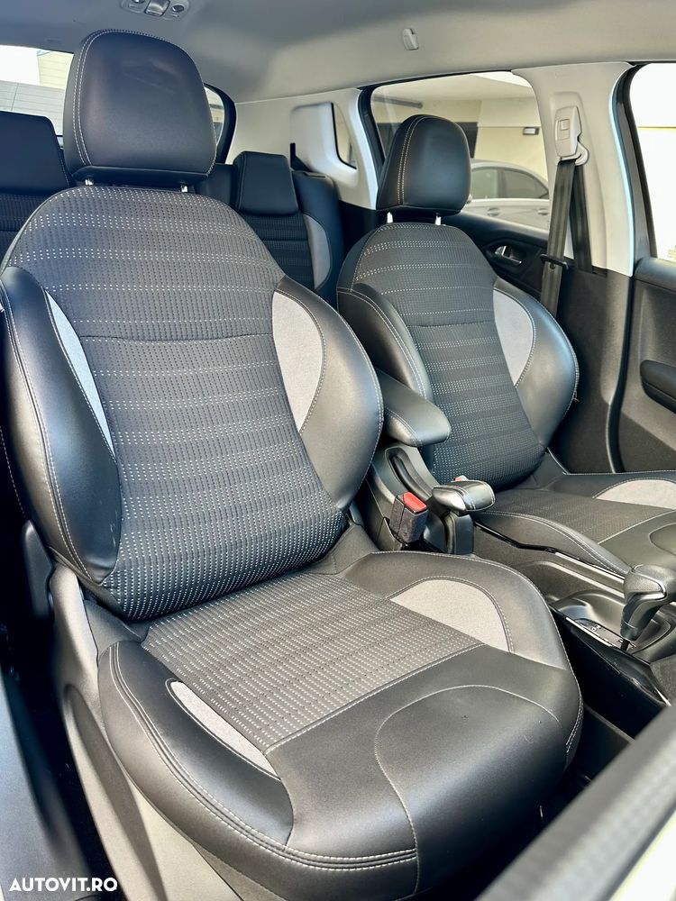 Peugeot 2008 - 5