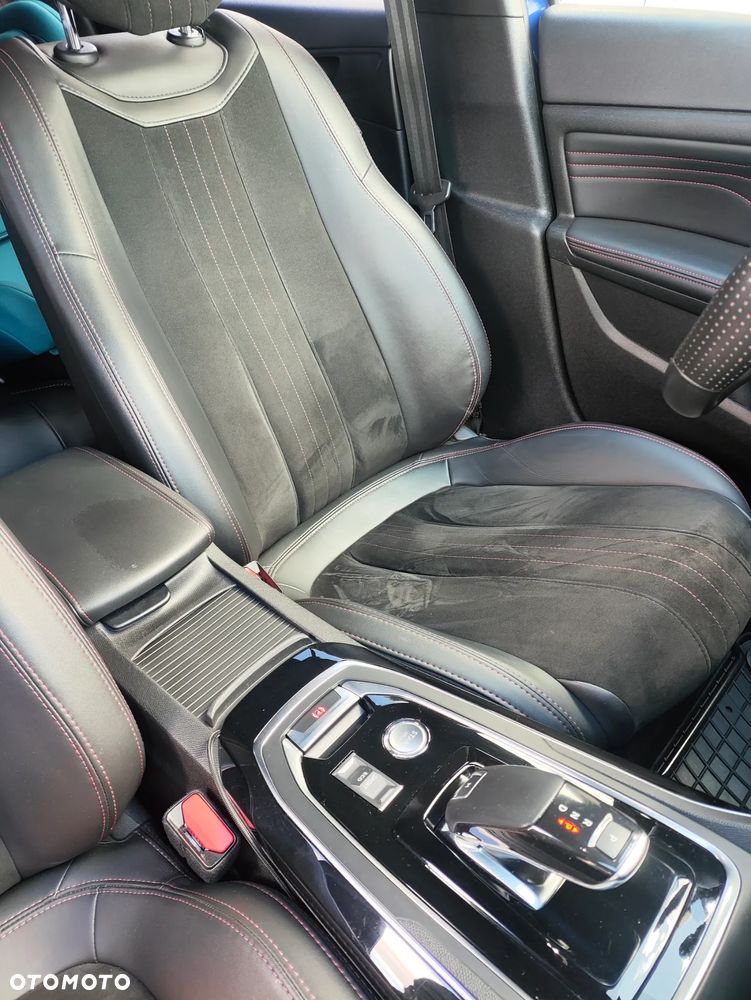 Peugeot 308 - 8