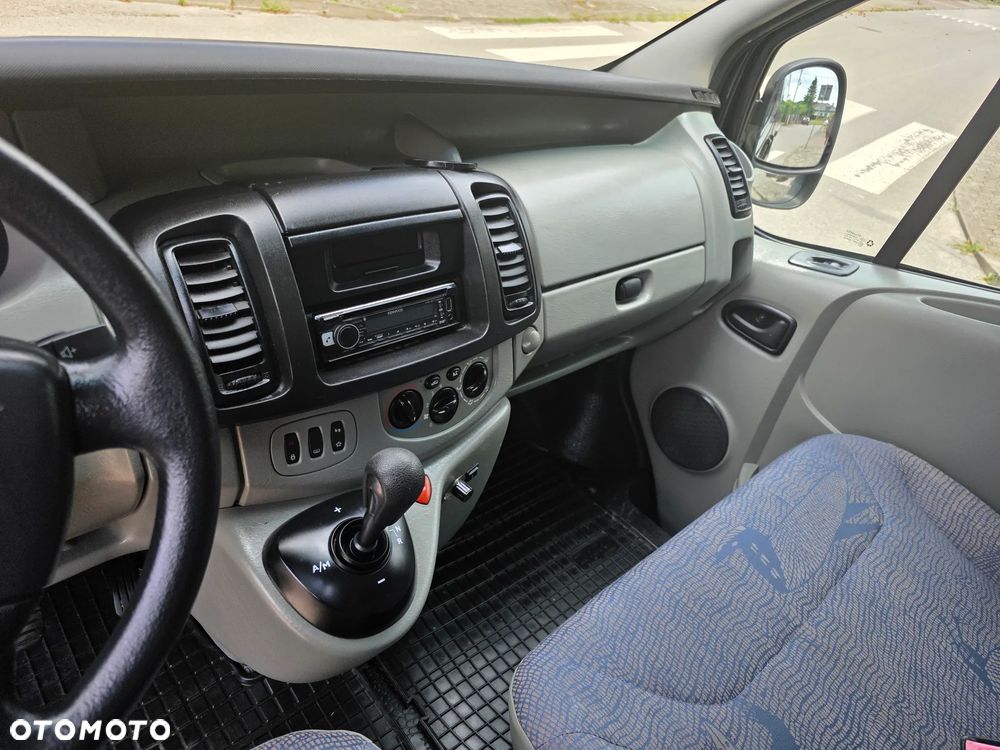 Renault Trafic - 16