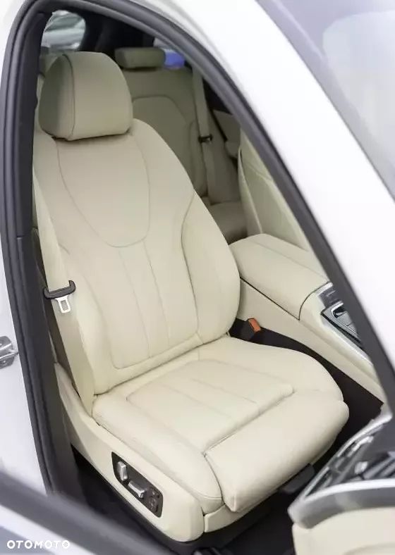 BMW X5 xDrive40i - 13