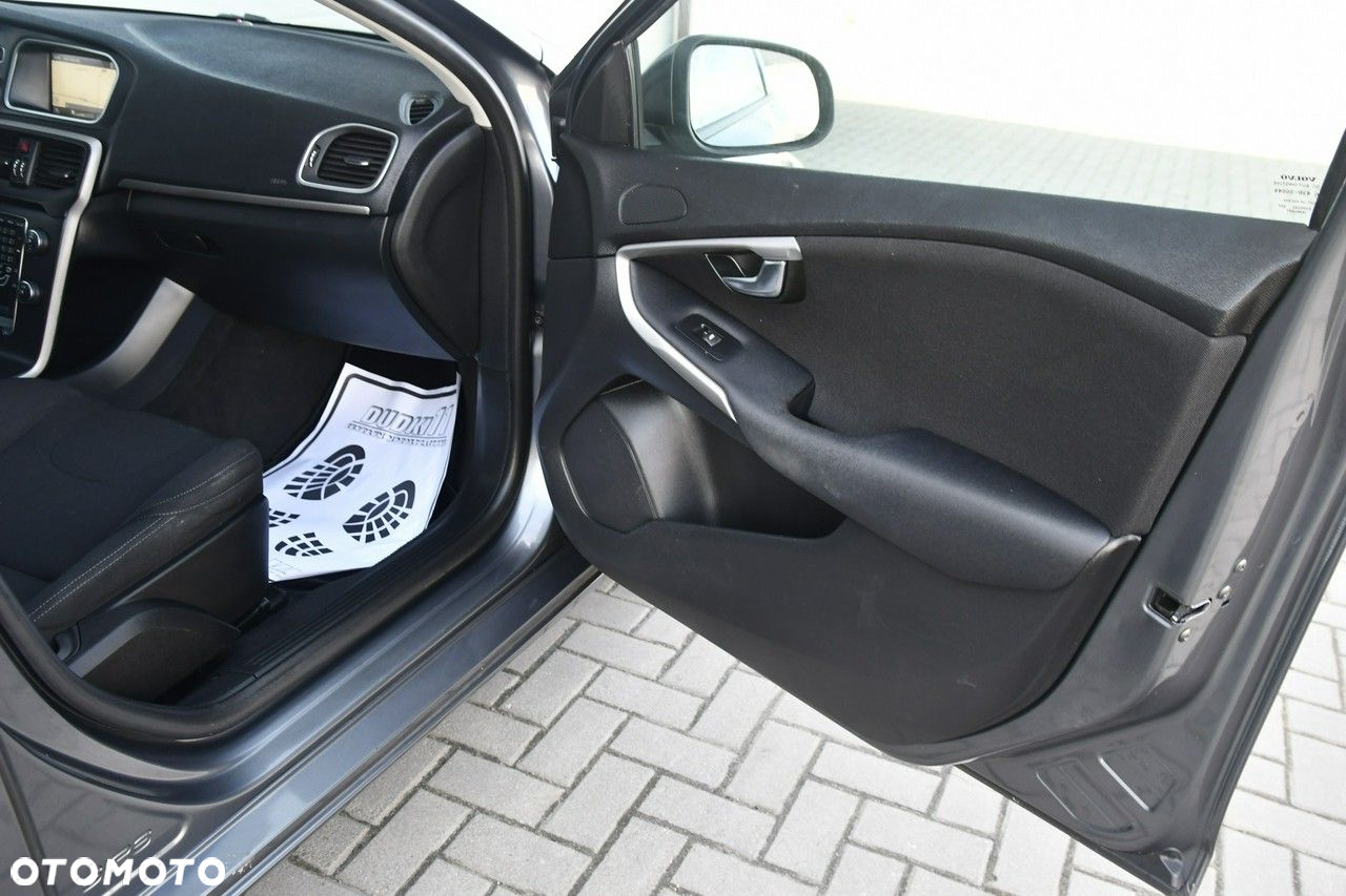 Volvo V40 - 23